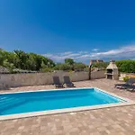 Sea Rose Apartment *